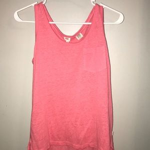 Levi’s pink tank top